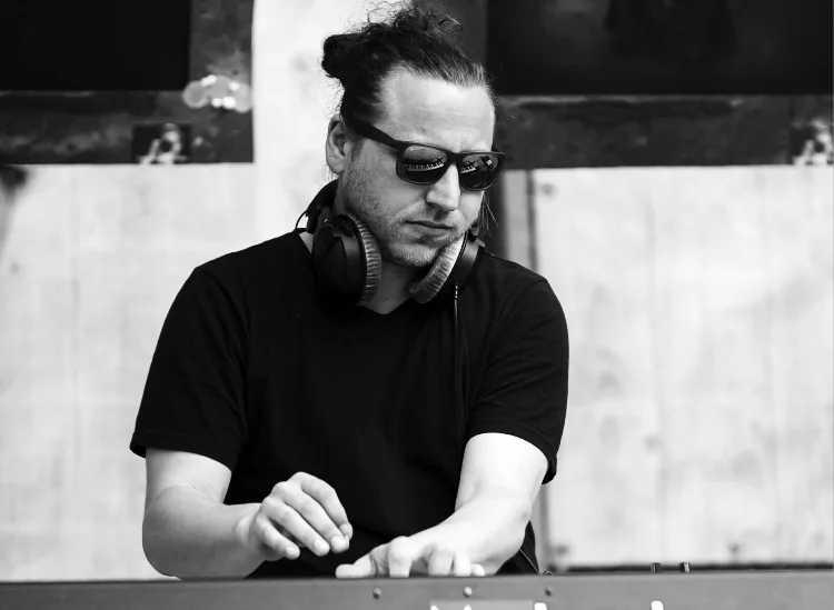 Ramon Giannini aka Charas Lounge in his studio